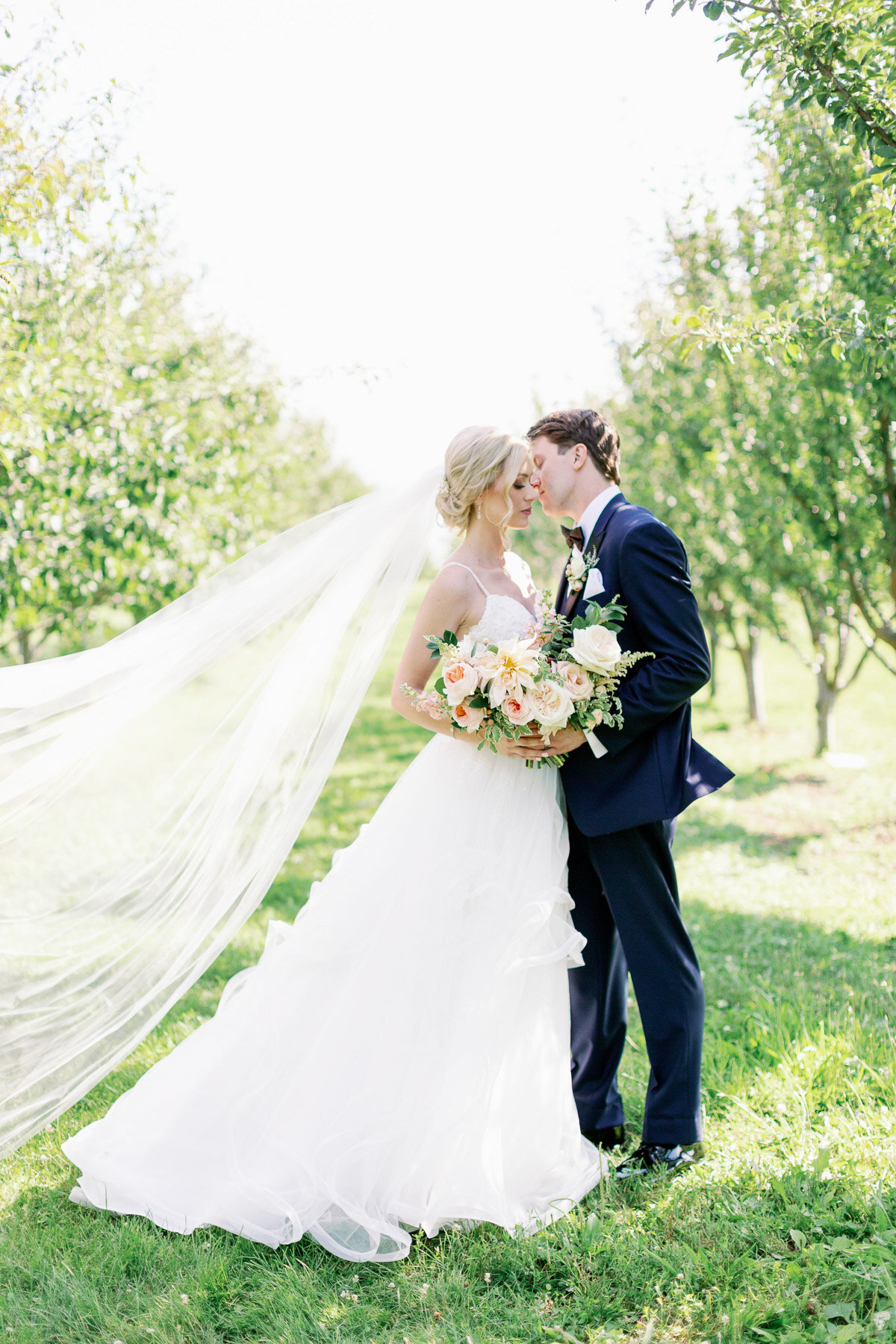 brittany-williams-photography-vineyard-bride-swish-list-kurtz-orchards-niagara-on-the-lake-wedding-45.jpg