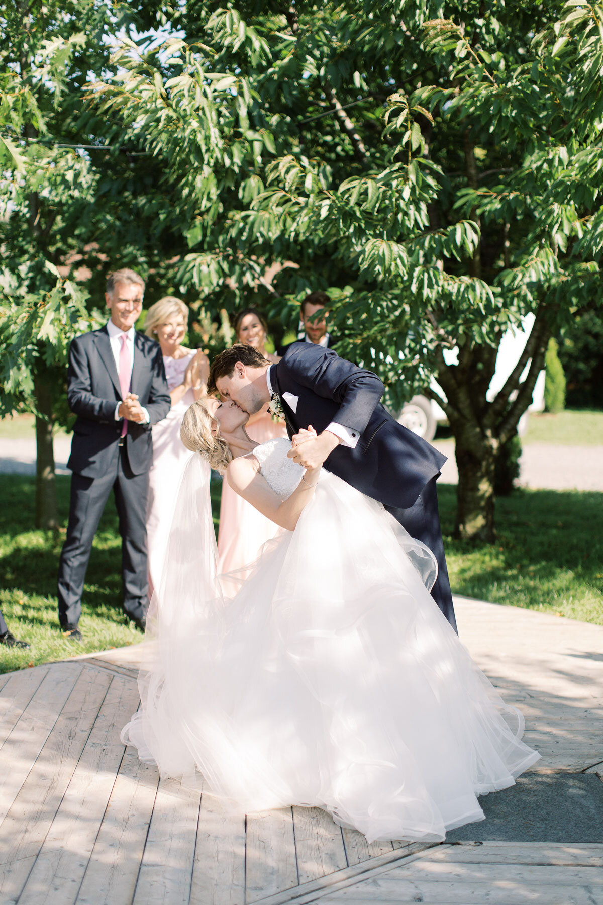 brittany-williams-photography-vineyard-bride-swish-list-kurtz-orchards-niagara-on-the-lake-wedding-60.jpg