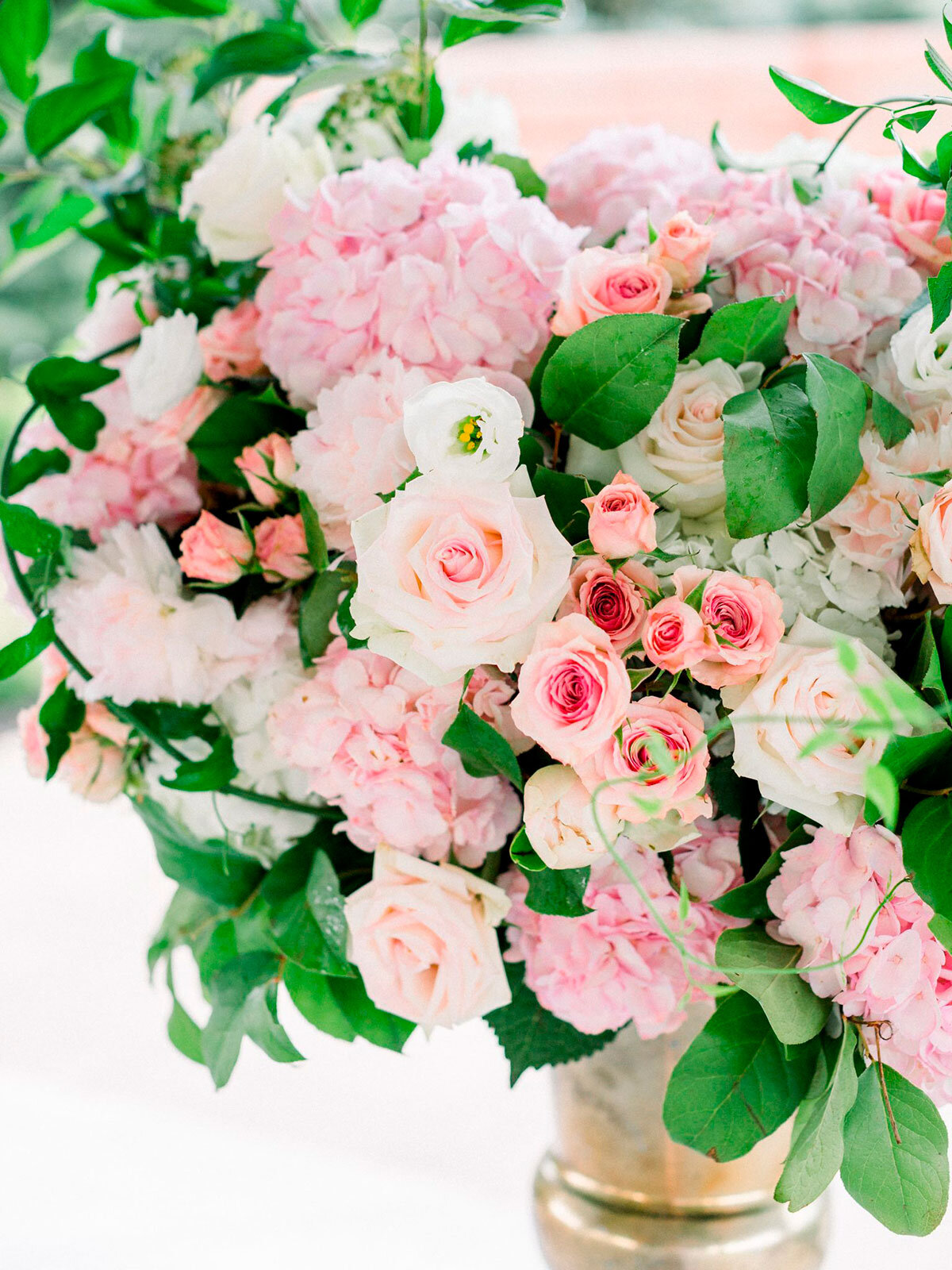 Sue-Gallo-Designs-Wedding-Florist-in-Southern-Ontario-Vineyard-Bride-The-Swish-List-0004.JPG