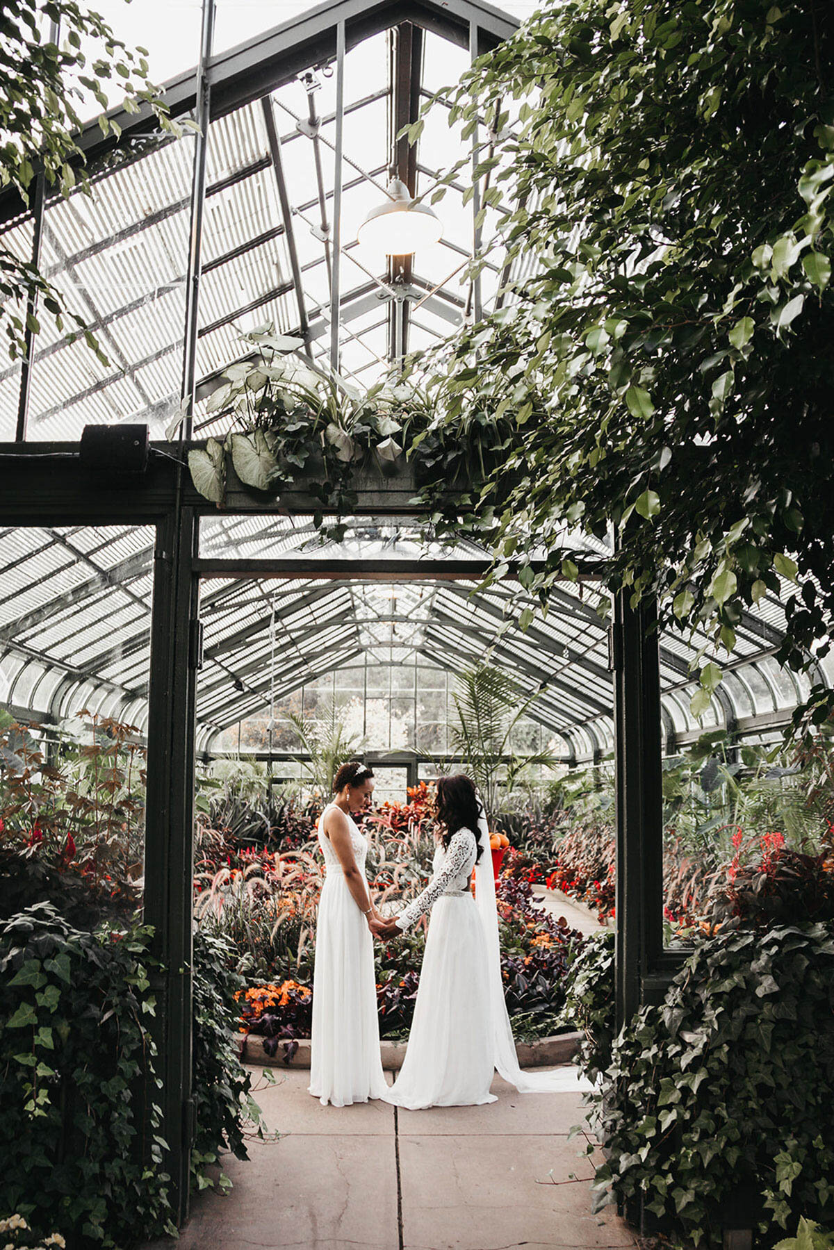 stephanie-iannacchino-photography-vineyard-bride-swish-list-floral-showhouse-niagara-falls-wedding-21.jpg