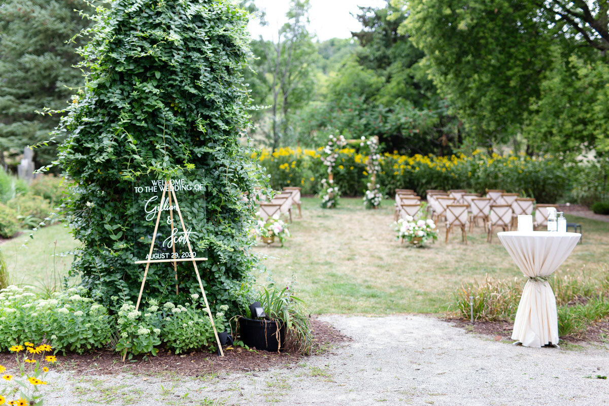 livi-shaw-photography-vineyard-bride-swish-list-rosemount-on-the-bench-beamsville-wedding-15.jpg