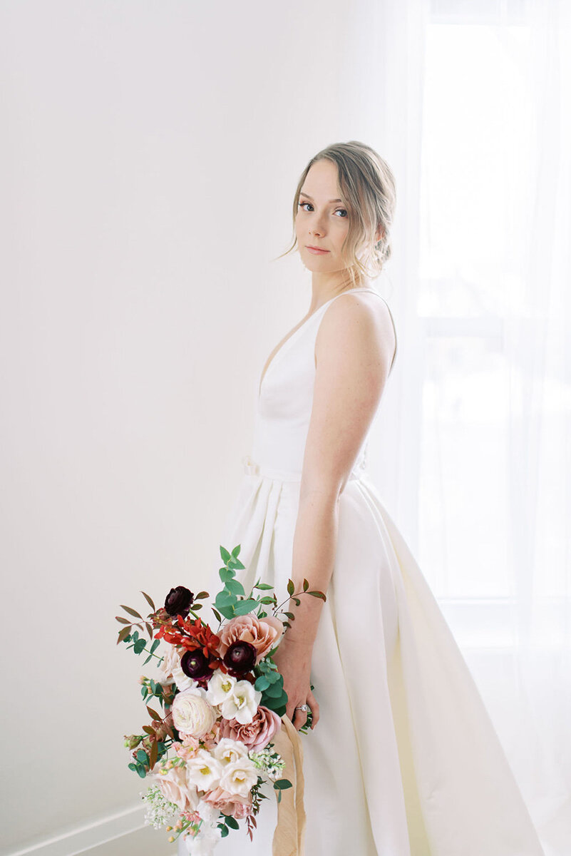 kayla-potter-photography-vineyard-bride-swish-list-the-loe-studio-burlington-wedding-editorial-37.jpg