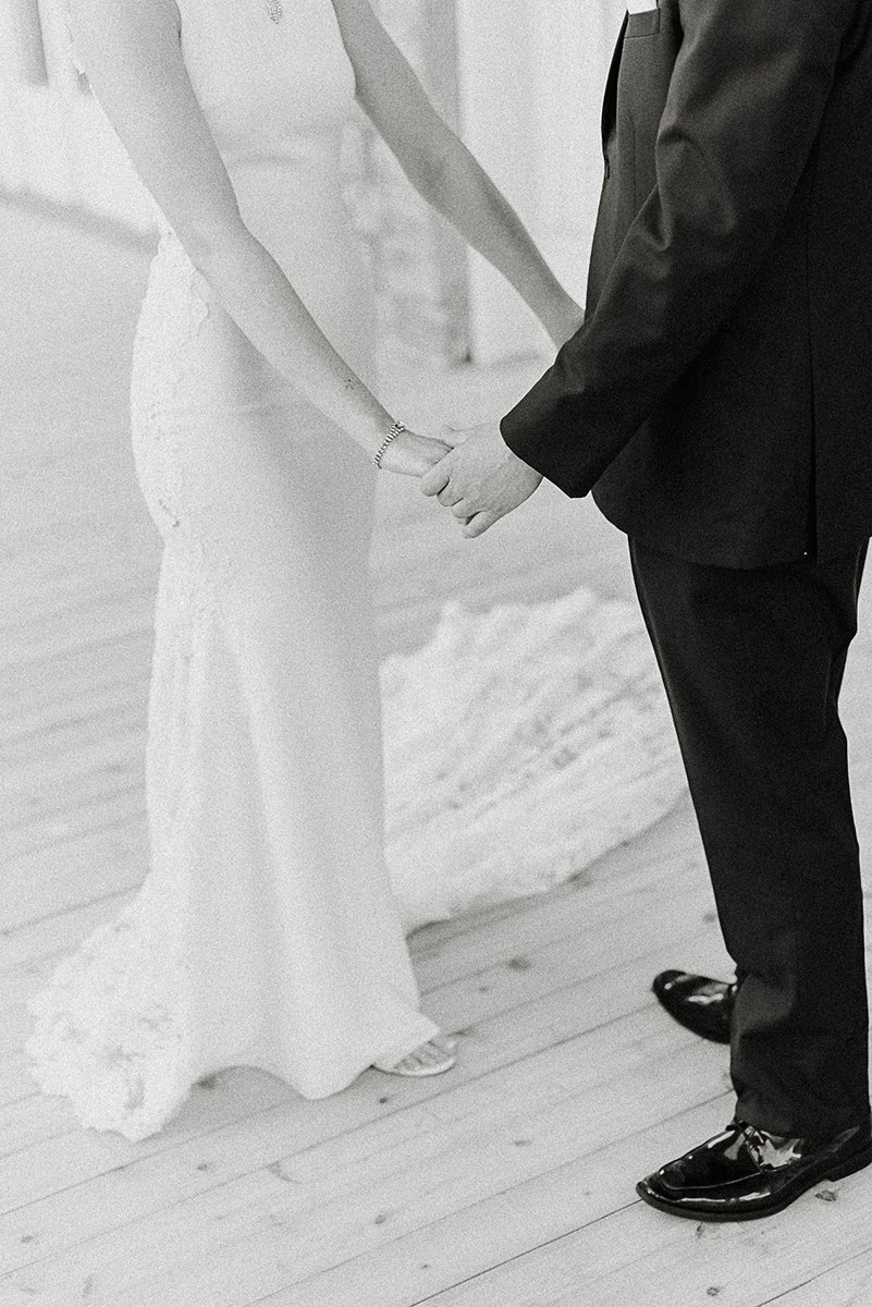 Willowbank-Wedding-Niagara-on-the-Lake-Vineyard-Bride-photos-by-Liat-Aharoni-Photography-0006.jpg