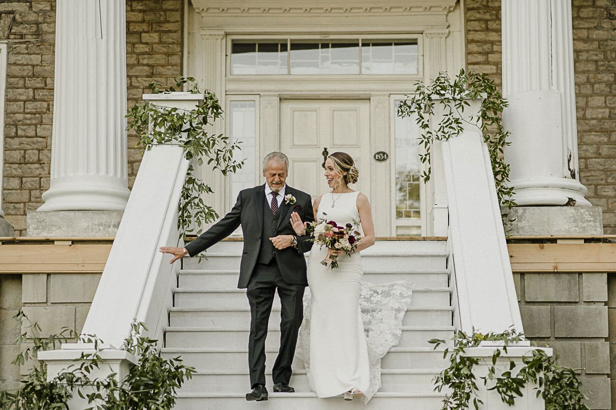 Willowbank-Wedding-Niagara-on-the-Lake-Vineyard-Bride-photos-by-Liat-Aharoni-Photography-0030.jpg