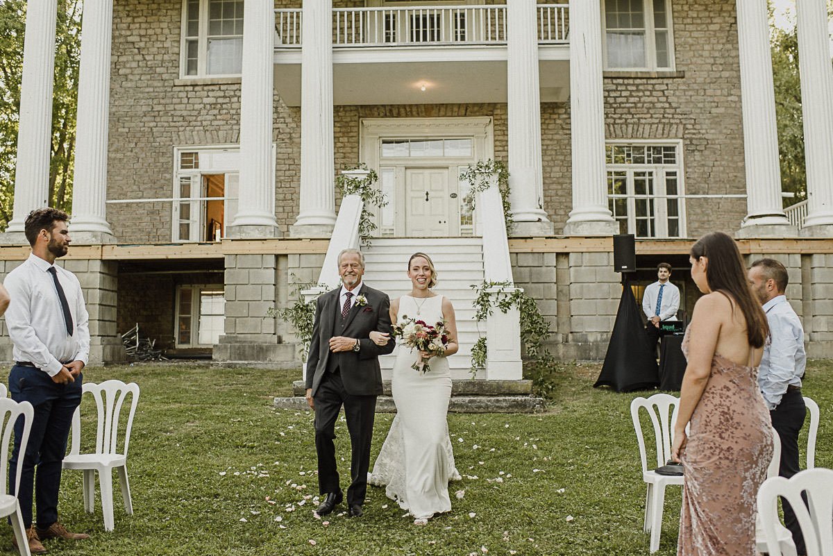 Willowbank-Wedding-Niagara-on-the-Lake-Vineyard-Bride-photos-by-Liat-Aharoni-Photography-0032.jpg