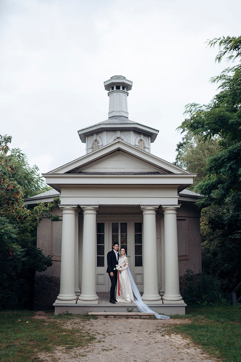 lisa-vigliotta-photography-vineyard-bride-swish-list-dundurn-castle-hamilton-wedding-editorial-37.jpg