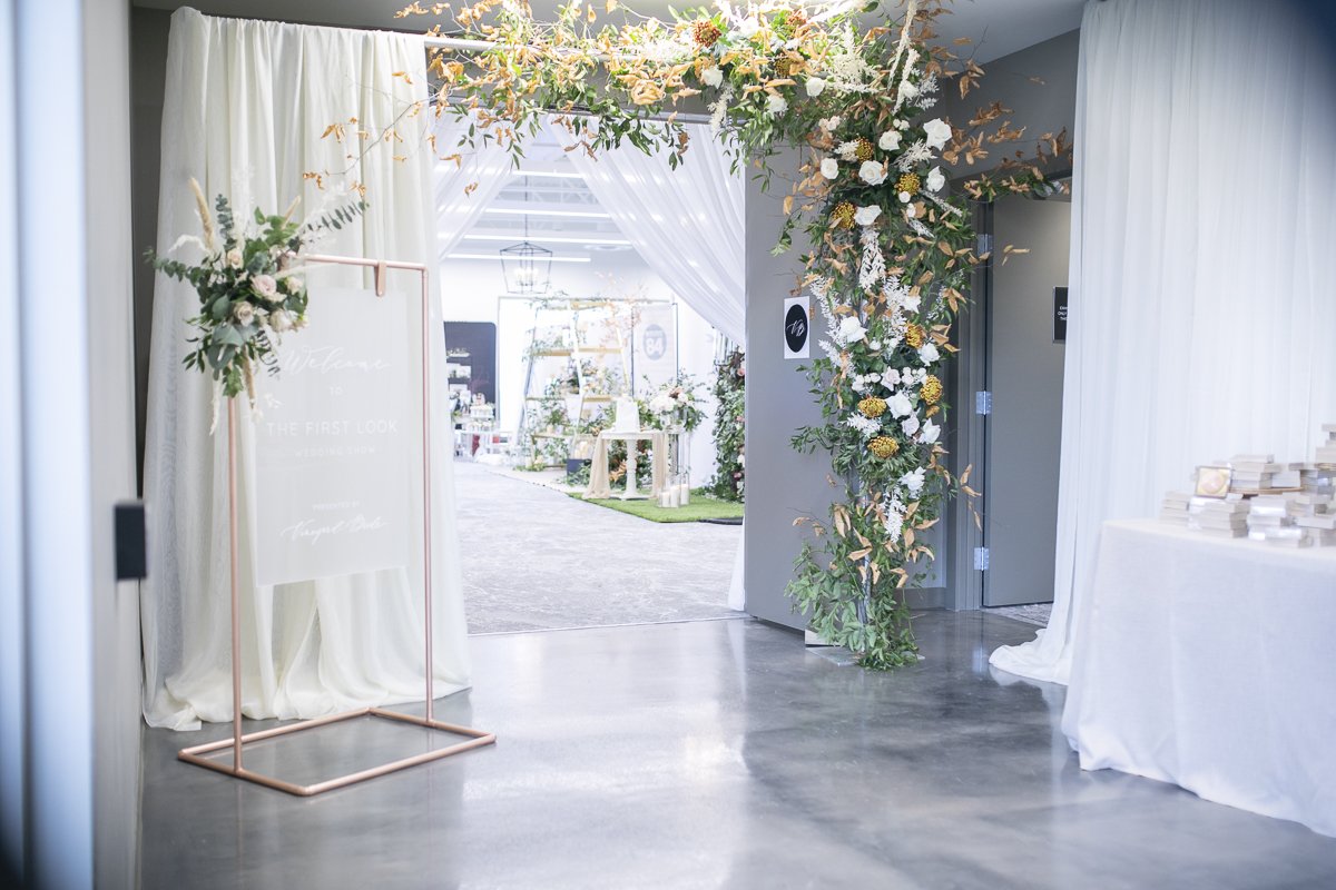 ravine-vineyard-the-first look-wedding-show-2019-niagara-wedding-show-photo-by-philosophy-studios-4205.jpg