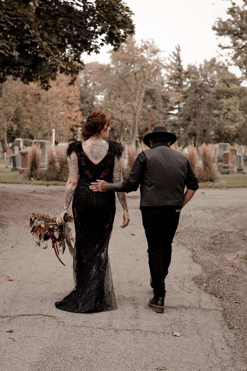 Gothic-Halloween-wedding-Oast-House-Niagara-on-the-Lake-photography-by-kathryn-gibbs-0010.JPG