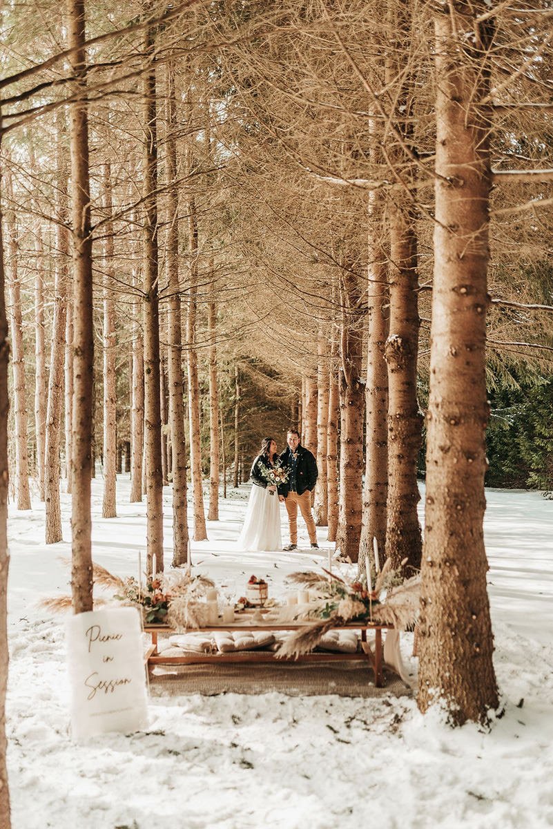 Organic-Winter-wedding-inspiration-Erin-Estates-Orton-photography-by-chelsea-noel-0015.jpg