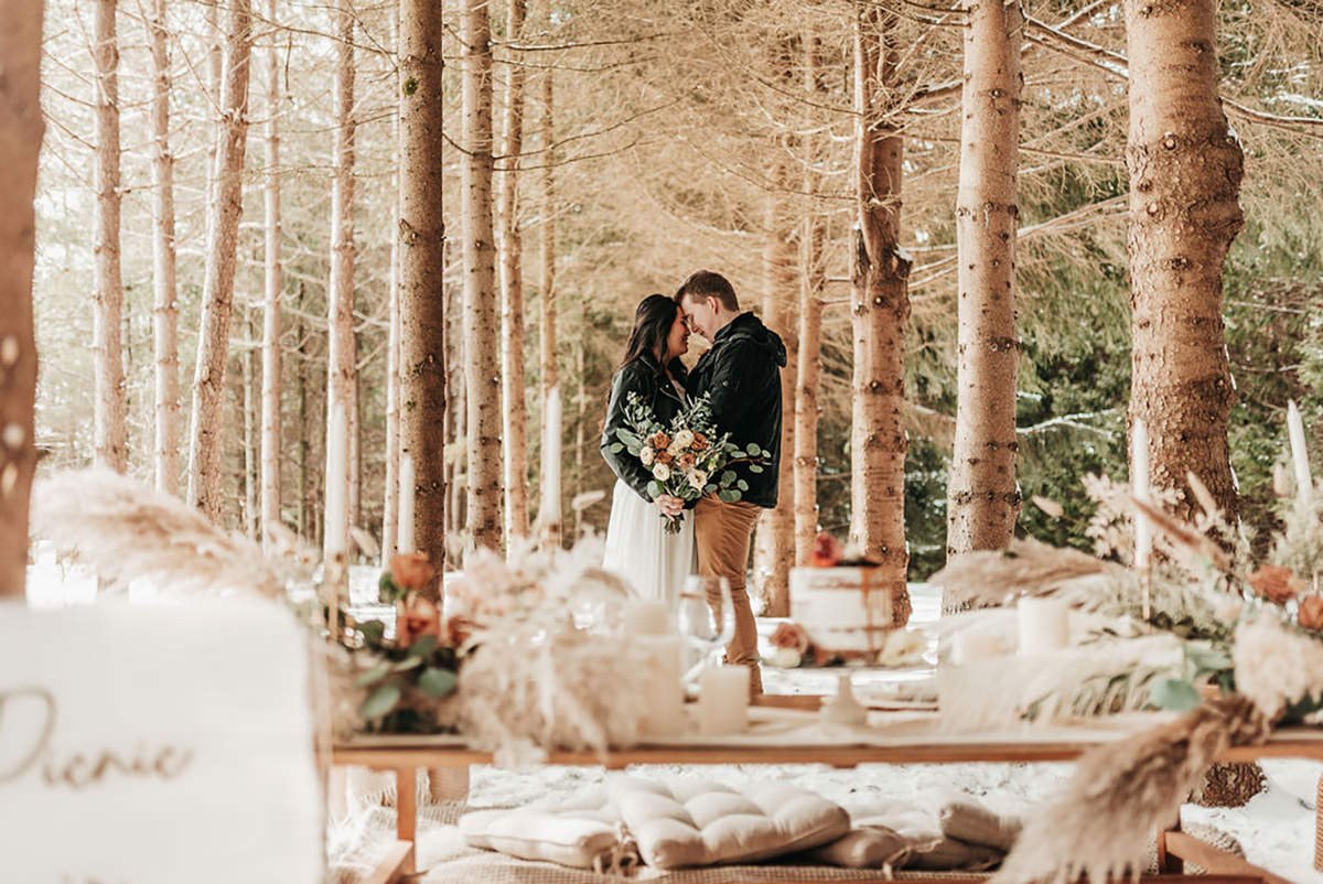 Organic-Winter-wedding-inspiration-Erin-Estates-Orton-photography-by-chelsea-noel-0020.jpg