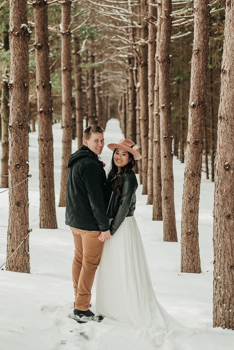 Organic-Winter-wedding-inspiration-Erin-Estates-Orton-photography-by-chelsea-noel-0055.jpg