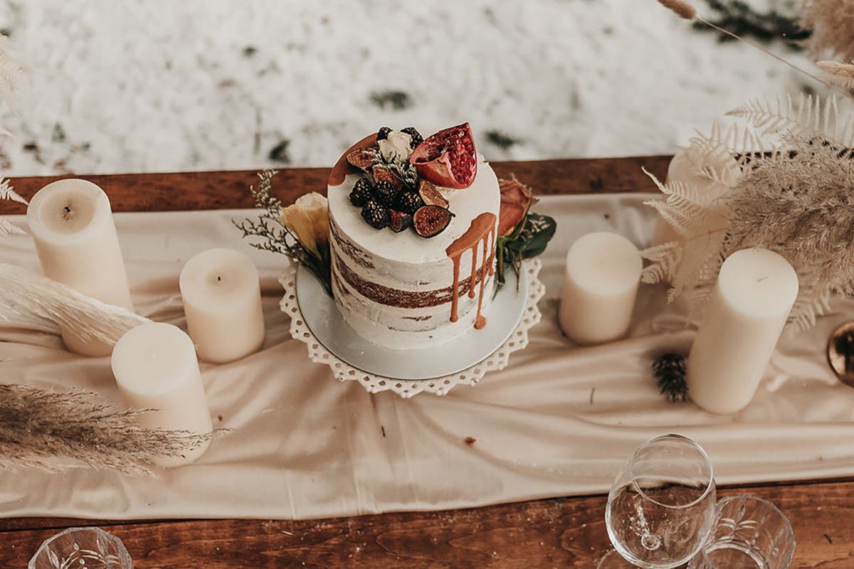 Organic-Winter-wedding-inspiration-Erin-Estates-Orton-photography-by-chelsea-noel-0072.jpg