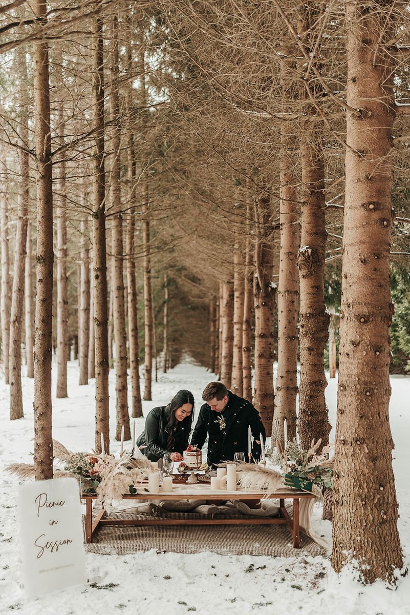 Organic-Winter-wedding-inspiration-Erin-Estates-Orton-photography-by-chelsea-noel-0083.jpg