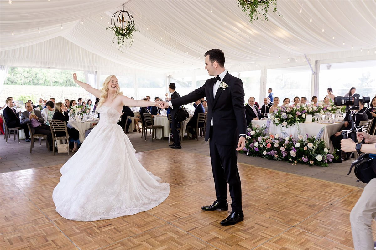 Spring-Winery-Wedding-Chateau-Des-Charmes-White-Oaks-Ceremony-photography-by-samantha-ong-0051.jpg