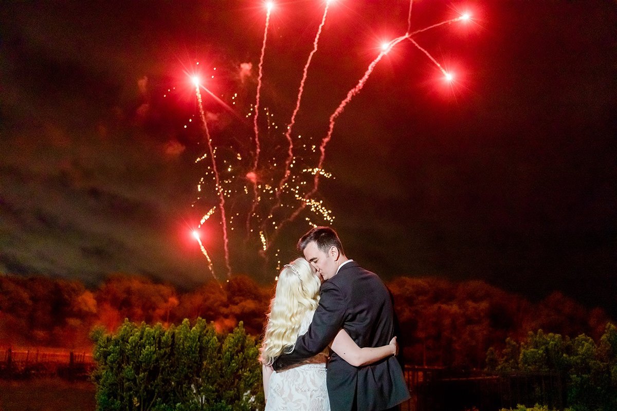 Spring-Winery-Wedding-Chateau-Des-Charmes-White-Oaks-Ceremony-photography-by-samantha-ong-0063.jpg