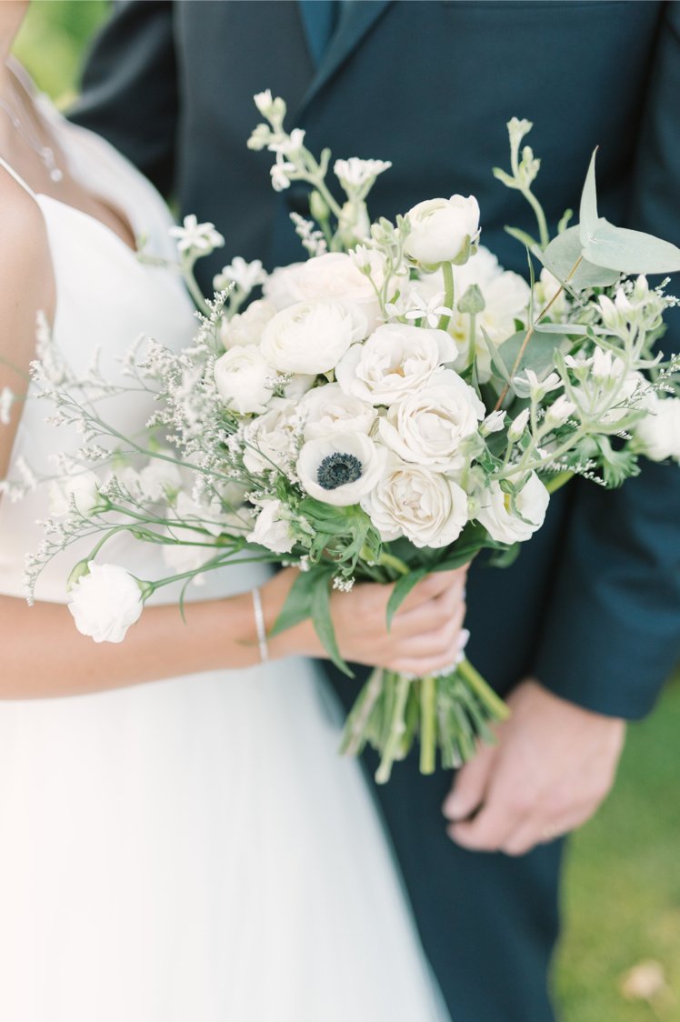 Willow-and-Stems-Toronto-Niagara-Wedding-Florals-Swish-List-Vineyard-Bride-0001.JPG