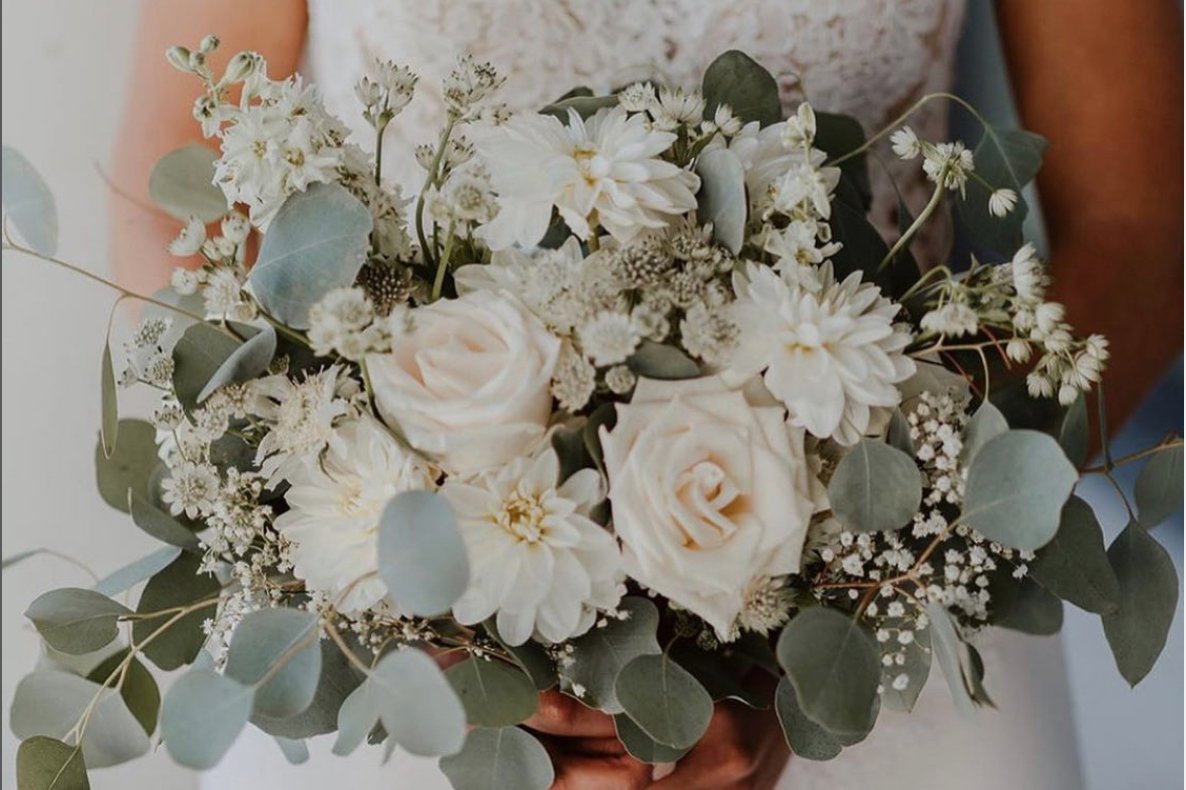 Willow-and-Stems-Toronto-Niagara-Wedding-Florals-Swish-List-Vineyard-Bride-0004.JPG