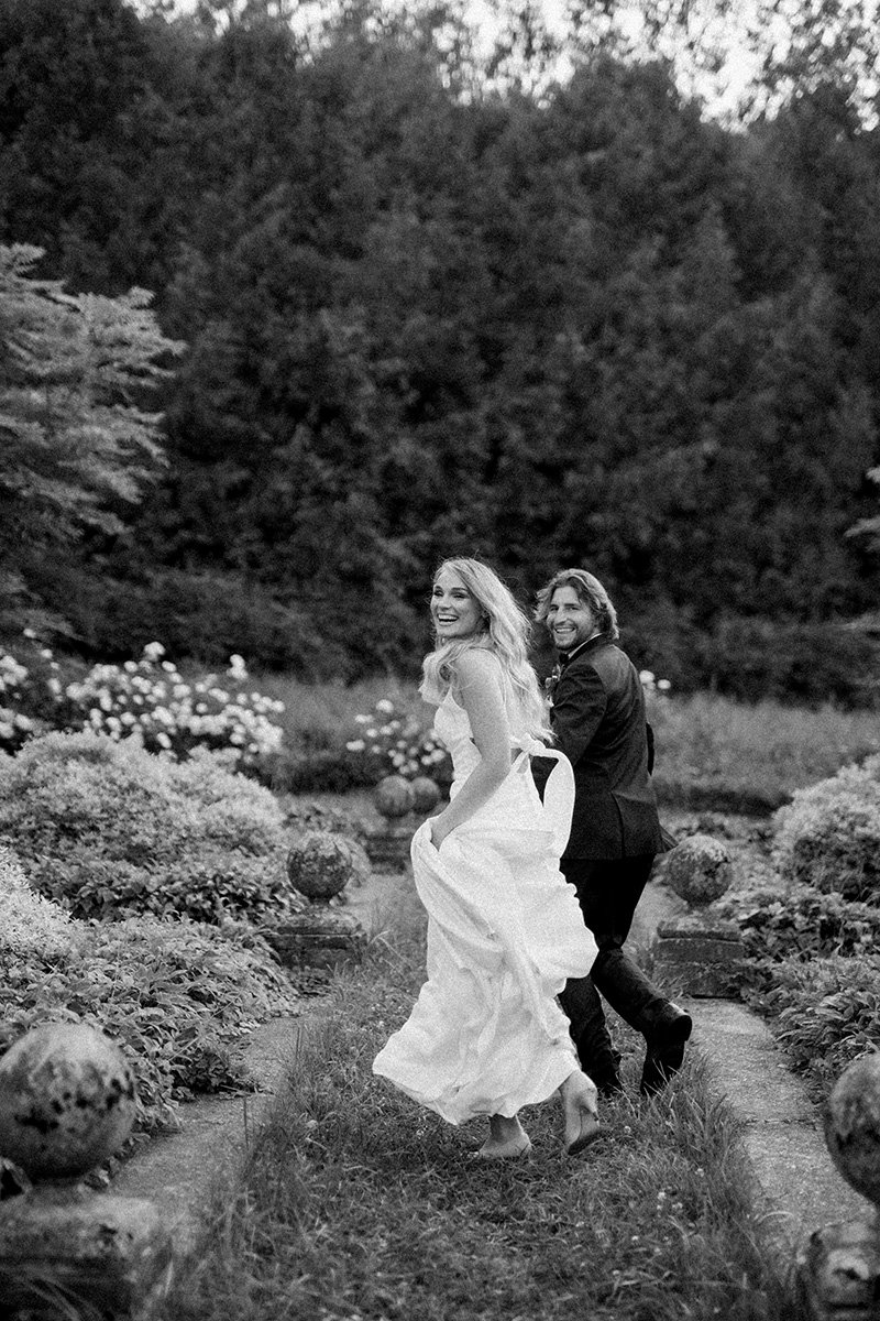 Lisa-Vigliotta-Photography-Swish-List-Vineyard-Bride-Niagara-Wedding-Photographer-0003.JPG