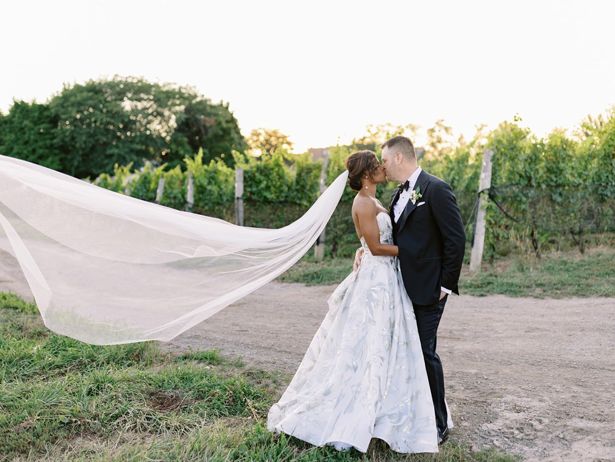 Stratus-Winery-Wedding-Laura-Olsen-Event-Planner-Niagara-Burlington-Toronto-Photographer-Vineyard-Bride-photo-by-Will-Reid-0058.jpg