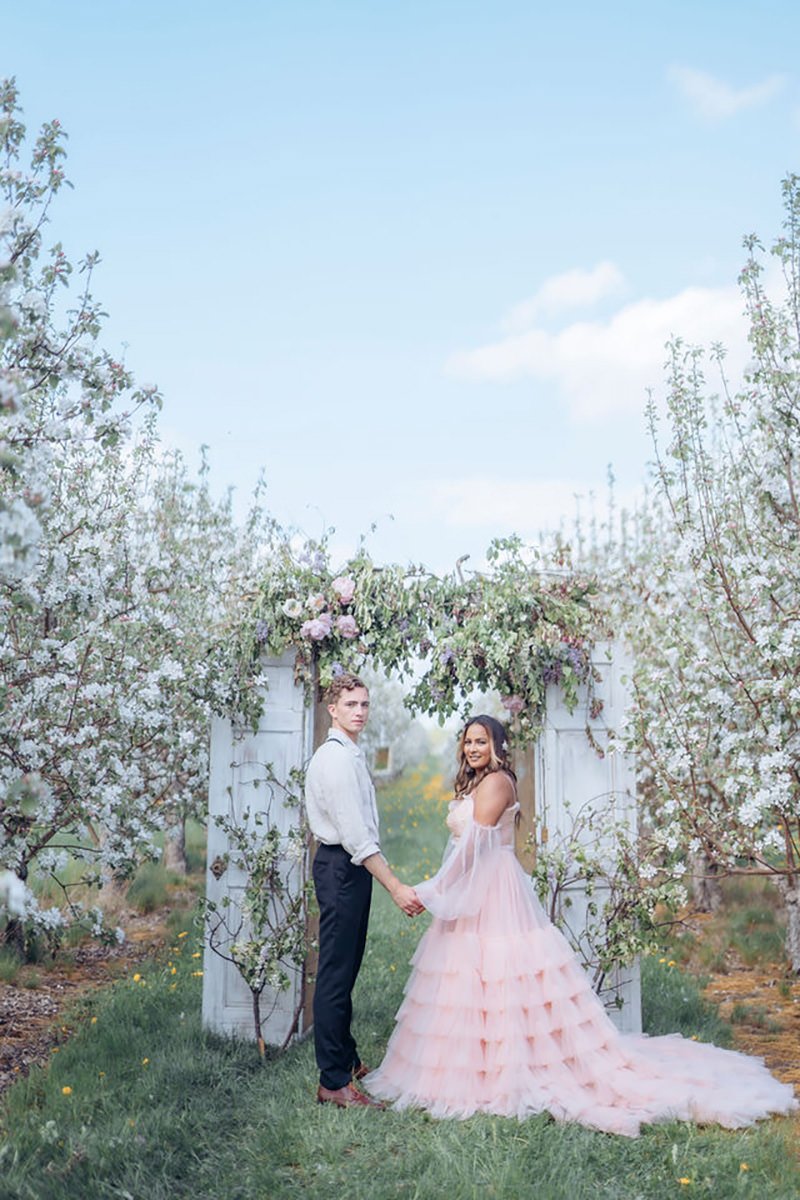Albion-Orchard-Editorial-Wedding-Vineyard-Bride_photos-by-Lisa-Vigliotta-Photography-0023.jpg