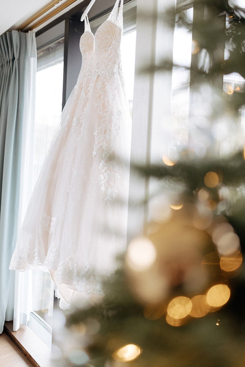 Elora-Mill-Winter-Wedding-Ontario-Vineyard-Bride-Jessica-Douglas-Photography-0064.JPG
