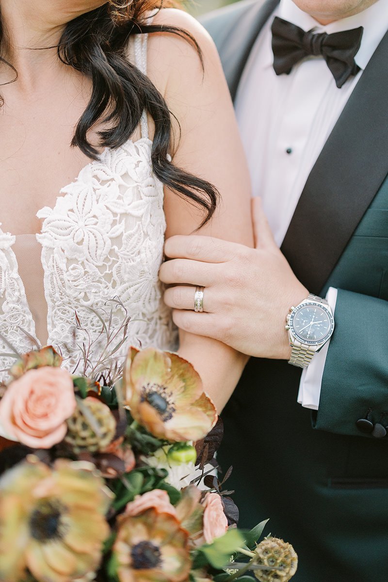 INTIMATE AND SOPHISTICATED TWO SISTERS VINEYARDS WEDDING // ACORN