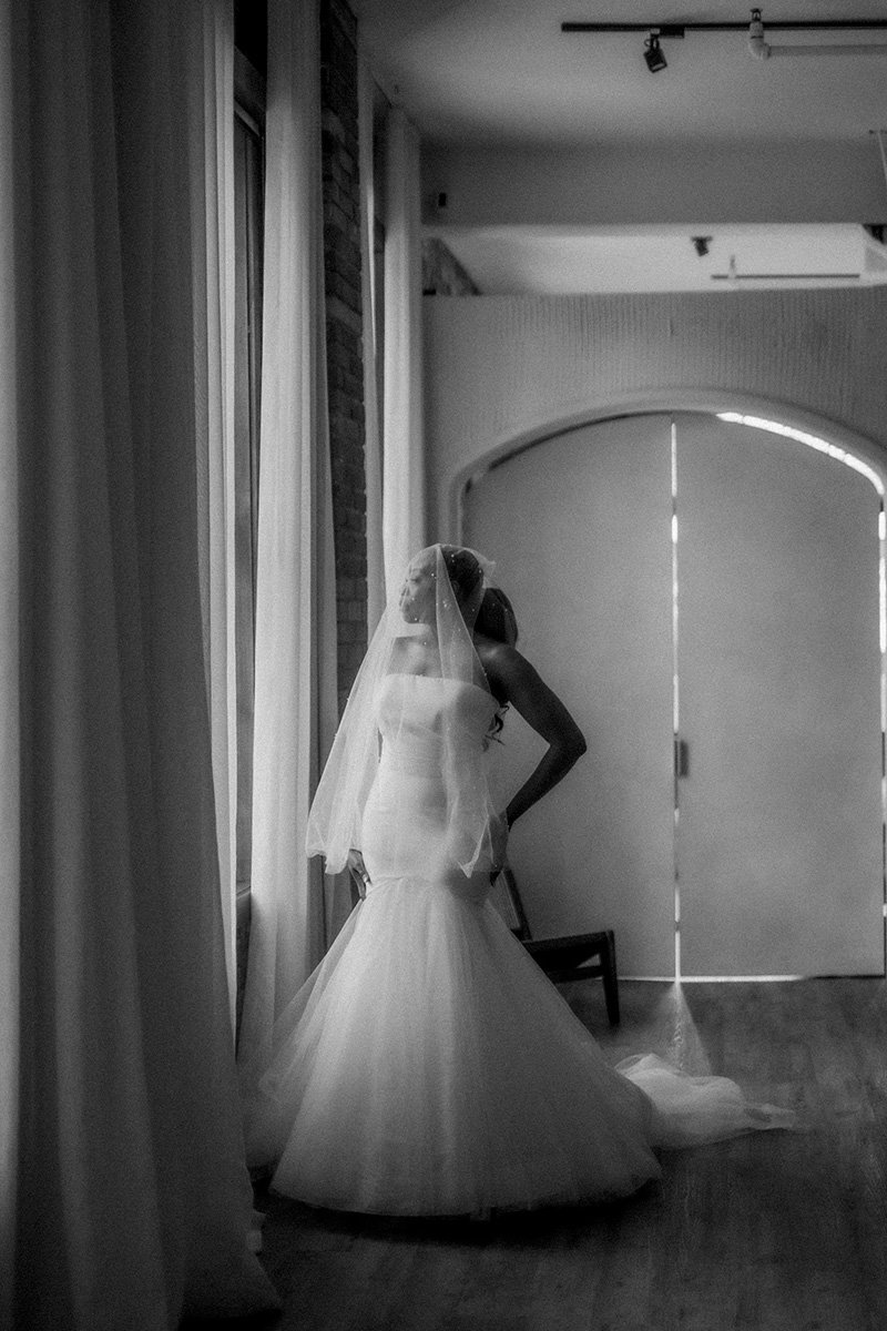 Spencers-on-the-Waterfront-Wedding-Vineyard-Bride-Lisa-Vigliotta-Photography-022.jpg