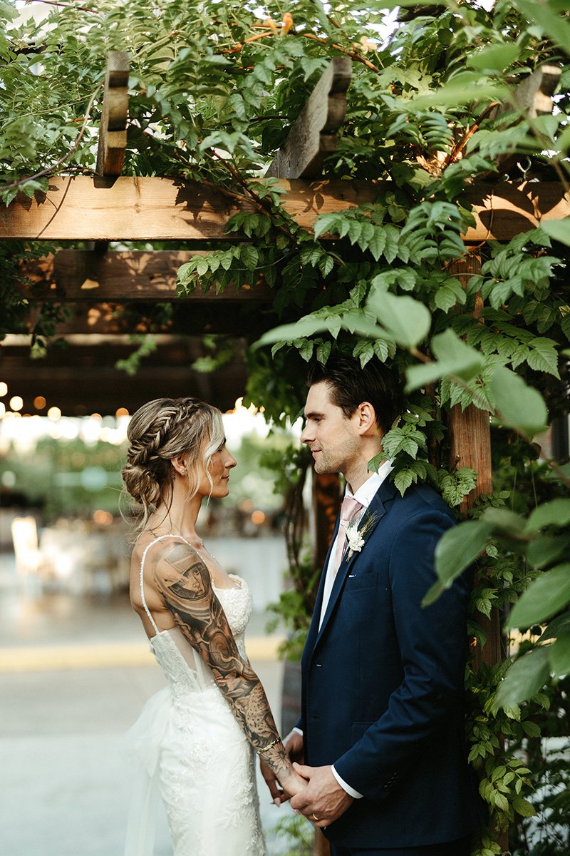 Cass-Marie-Photography-Vendor-Spotlight-Niagara-Wedding-Photographer-Swish-List-Vineyard-Bride-001.jpg