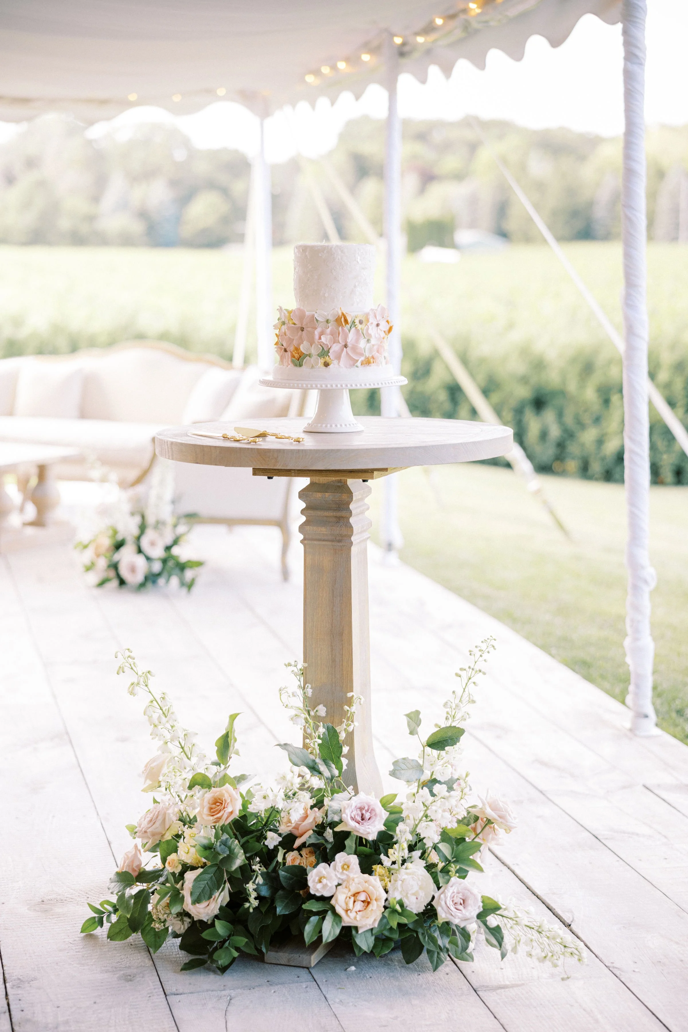 Kurtz-Orchards-Wedding-Niagara-on-the-Lake-Vineyard-Bride-Photos-by-Emily-Michelson-004A.JPG