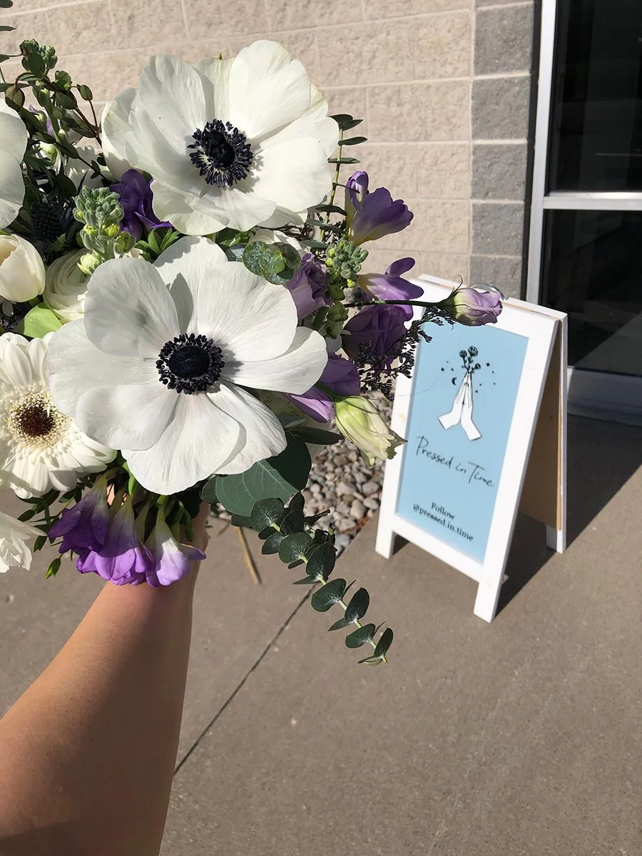 Pressed-in-Time-Vendor-Spotlight-Swish-List-Vineyard-Bride-002.jpg