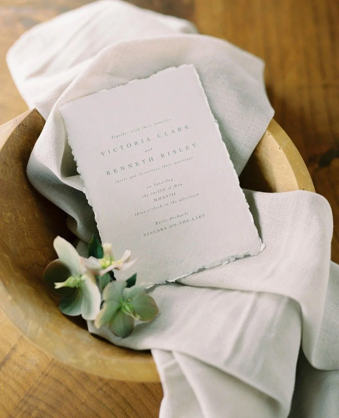 Autumn weddings have our heart. We&rsquo;re dreaming of warm tones, delicate florals, and all the cozy details in our upcoming Kurtz Orchards wedding feature &mdash; the perfect inspiration for your fall wedding day. ⁠
⁠
Live on the blog tomorrow!⁠
⁠