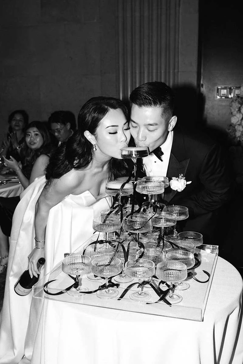 One-King-West-Wedding-Toronto-Vineyard-Bride-photos-by-Purple-Tree-0008.JPG