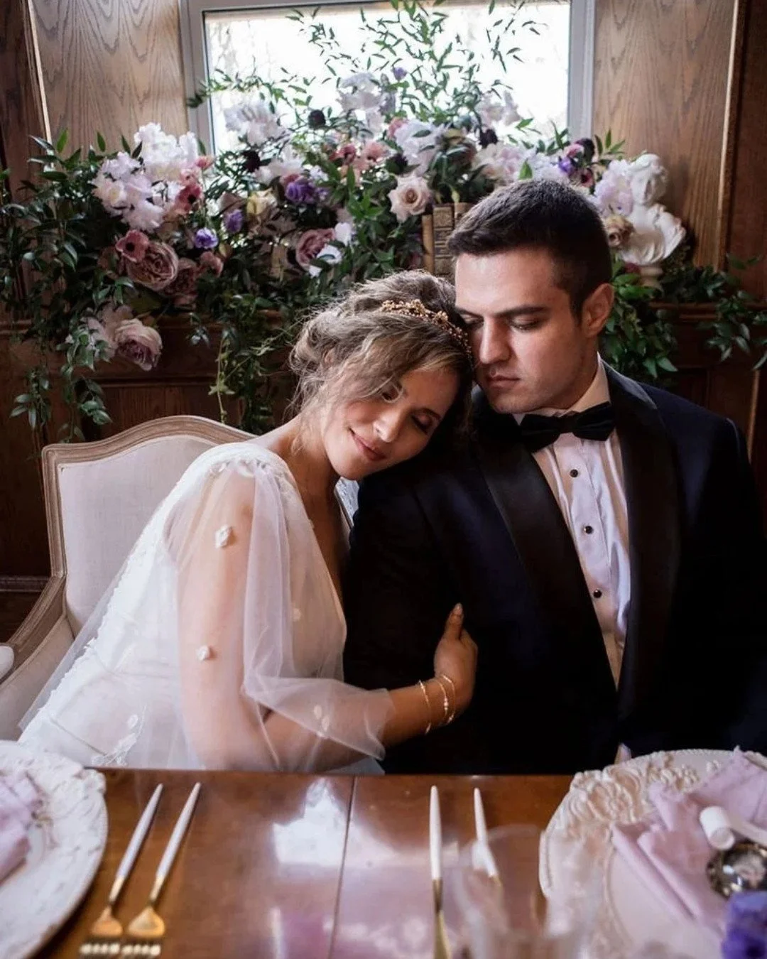 The new season of Bridgerton is here, and we&rsquo;re celebrating in style.⁠
⁠
A Regency-inspired wedding editorial full of romance, whimsy, and timeless charm is coming to the blog. From lush garden florals and candlelit staircases to a dreamy brida