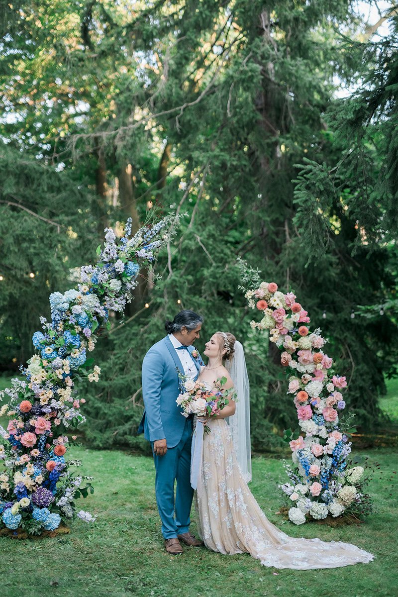  ROMANTIC BRIDGERTON WEDDING INSPIRATION WITH PASTEL FLORALS AND GARDEN PARTY RECEPTION 