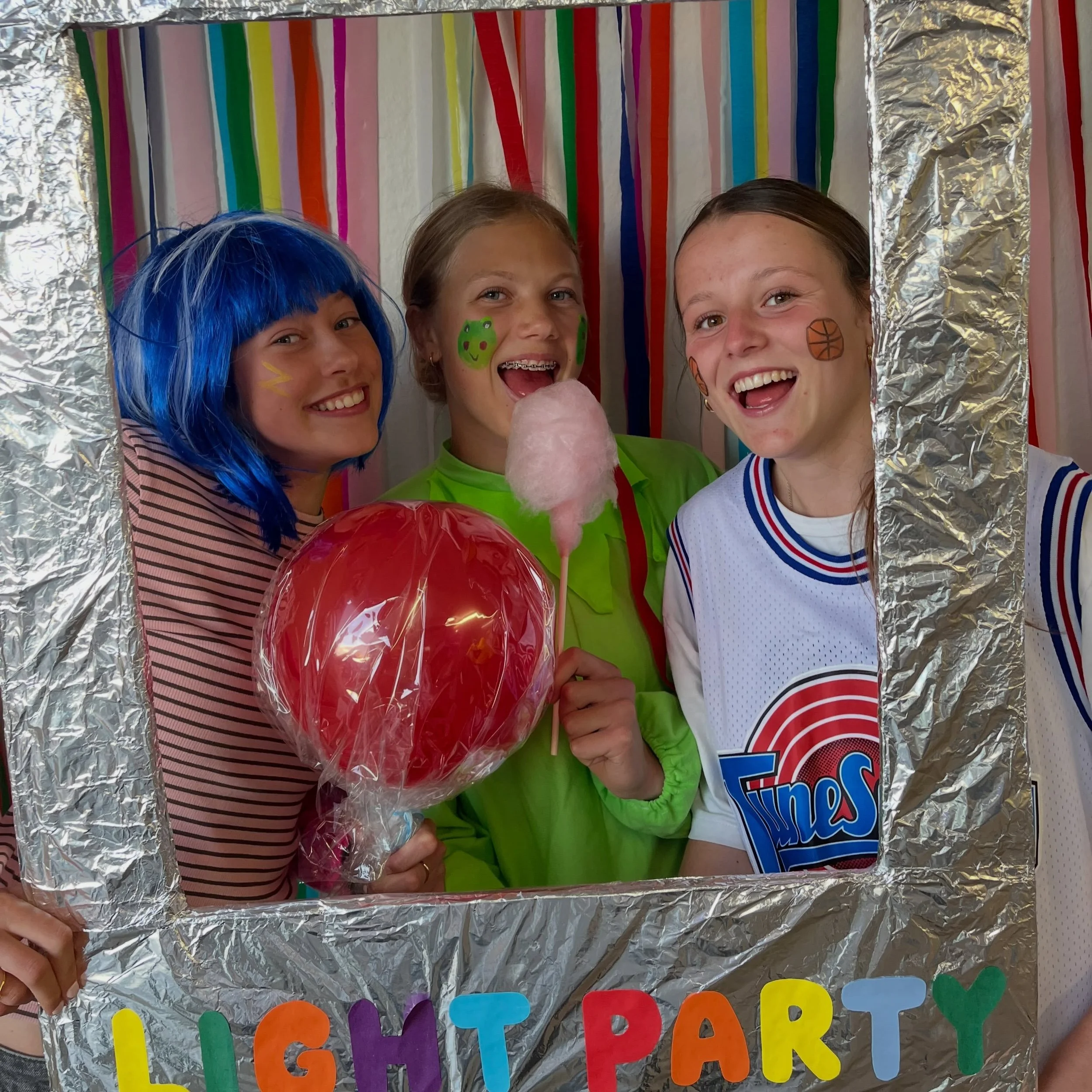 We are running our&nbsp;FREE Light Party&nbsp;event again this year &mdash; a fun, positive alternative to Halloween for the whole family! 
Dress up if you want to -  keep it fun, not scary, and come &amp; enjoy:

🎯 Fun games
🎨 Face painting
🍭 Lol