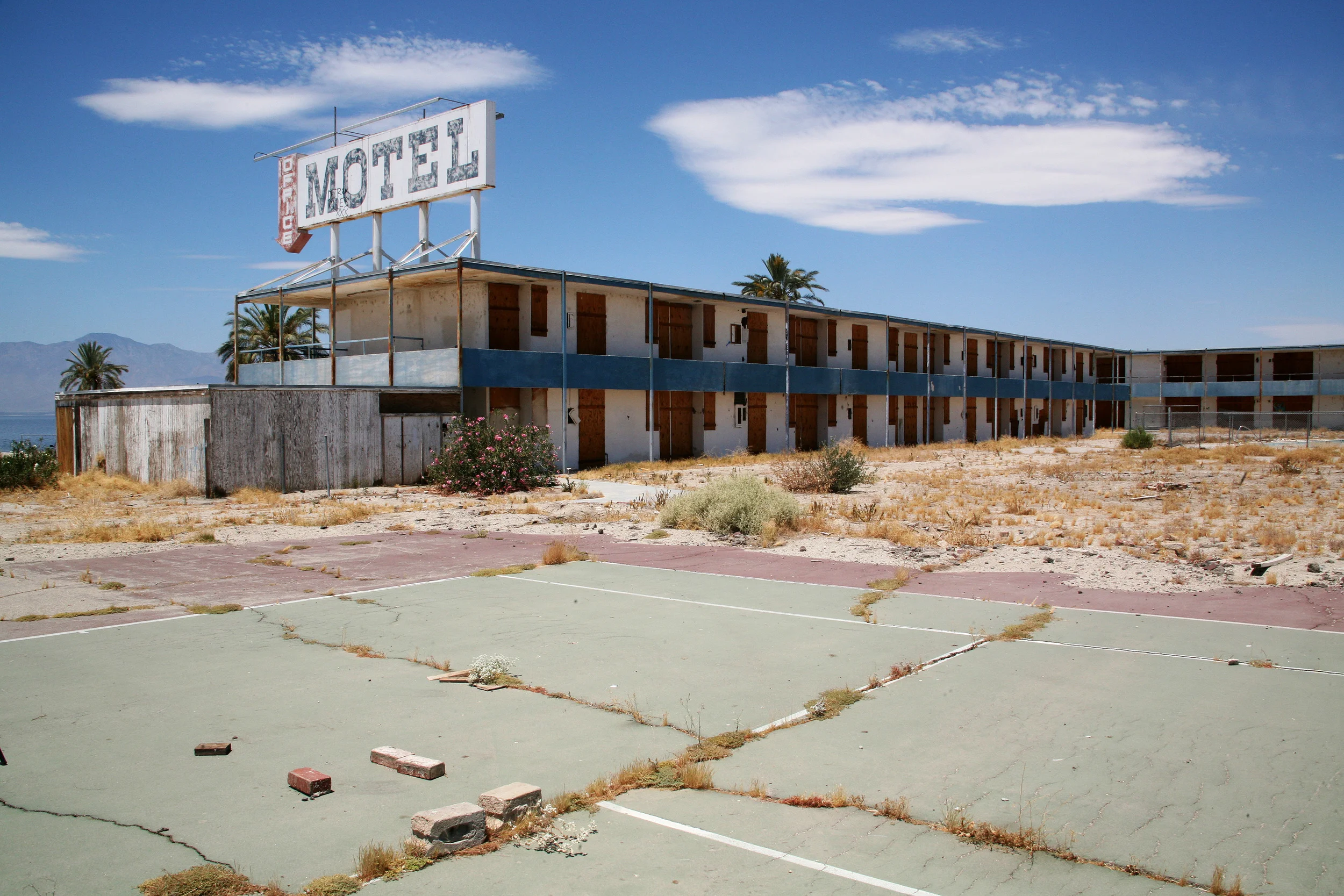 Motel, North Shore Beach