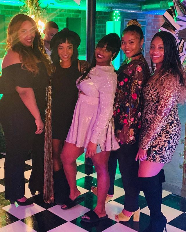 My girrrrlfrans! Everyone is turning 30 this year and yesterday we went down the rabbit hole with Jenny! Happy birthday girl, we had a wonderful time! Love you. @theperfect_peace 🤗