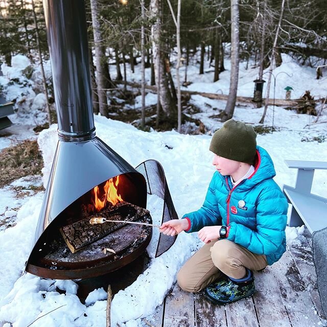 I finally unplugged this weekend. So nice to be home, with these goofballs, making s&rsquo;mores, laughs and art. Also cocktails.
#grandmaraismn #mykidsaregoofballs #paintbynumbers