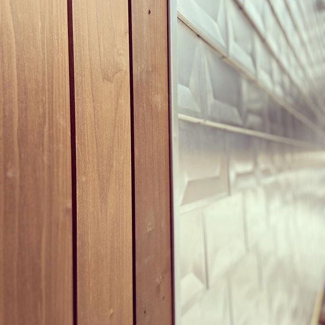 Details. Siding/siding. Deck bottoms.
#zalmag #thermallymodifiedwood #moderncabin #modernhome #poplar #lakesuperior #cleanwatersupportsus