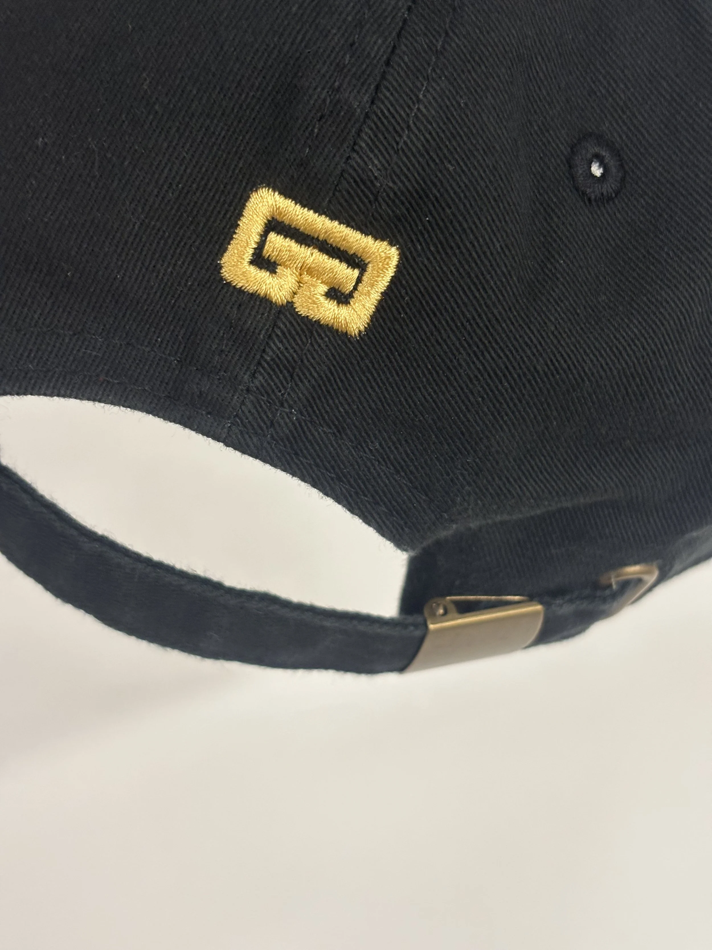 fubonn black : gold back.jpeg