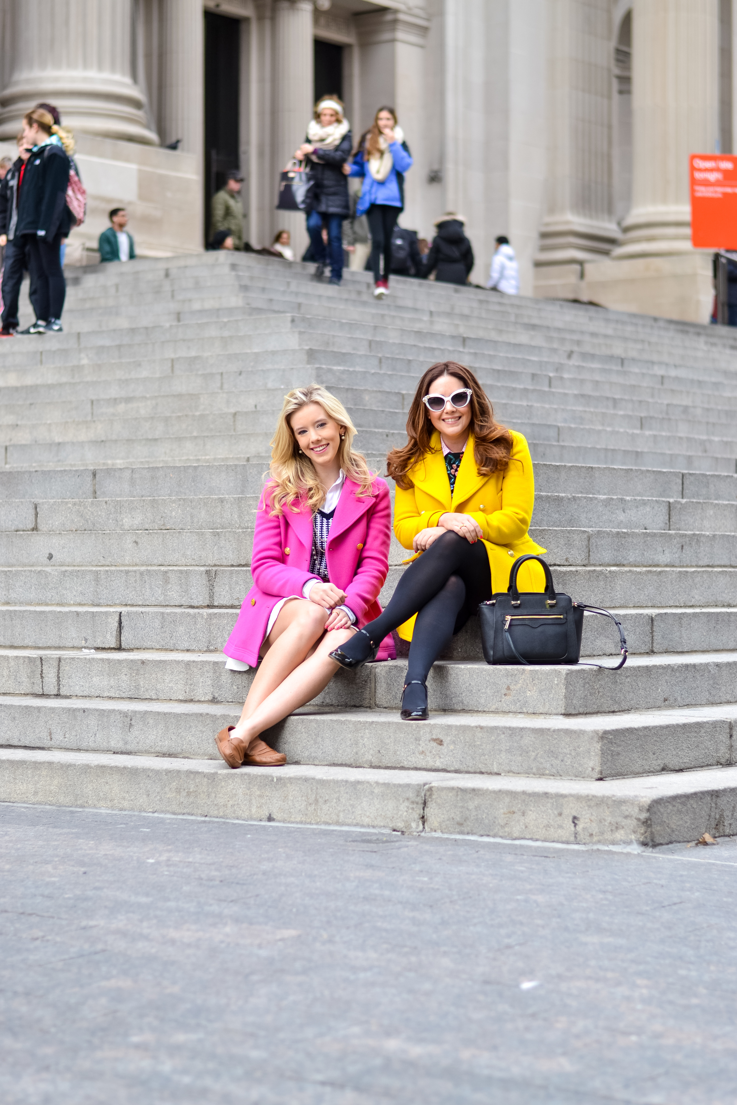 Hæl Derive pie Spotted on the Steps of the Met — (Em)pire Style of Mind