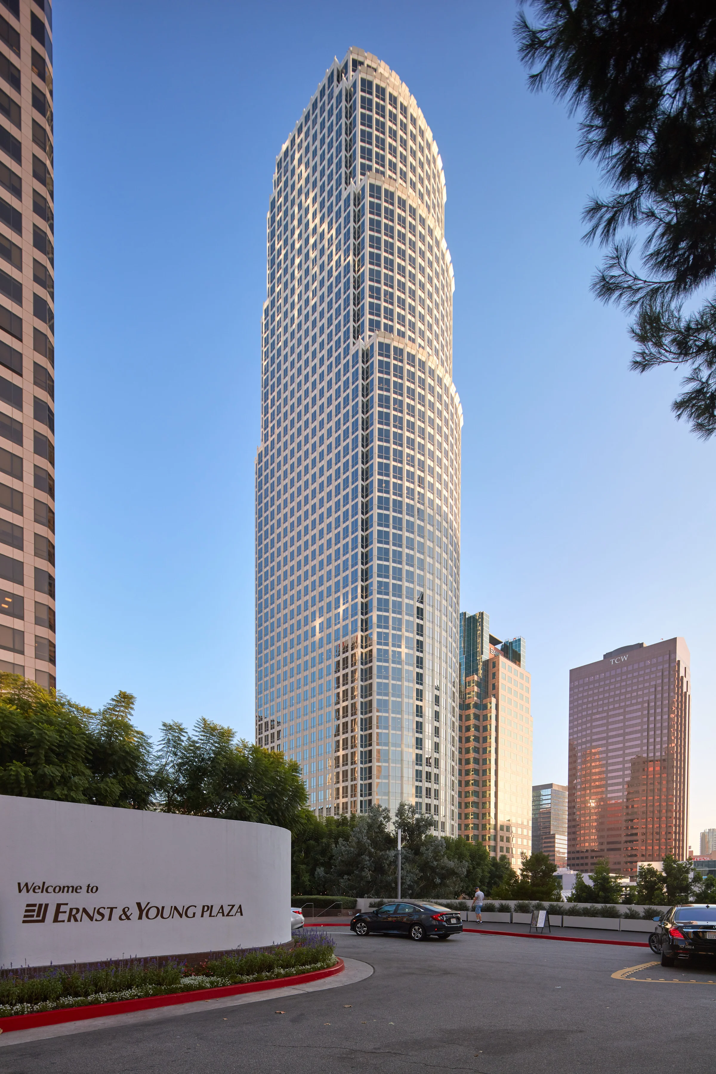 2017_10_12---777-S-Figueroa-St_ZL_009.jpg