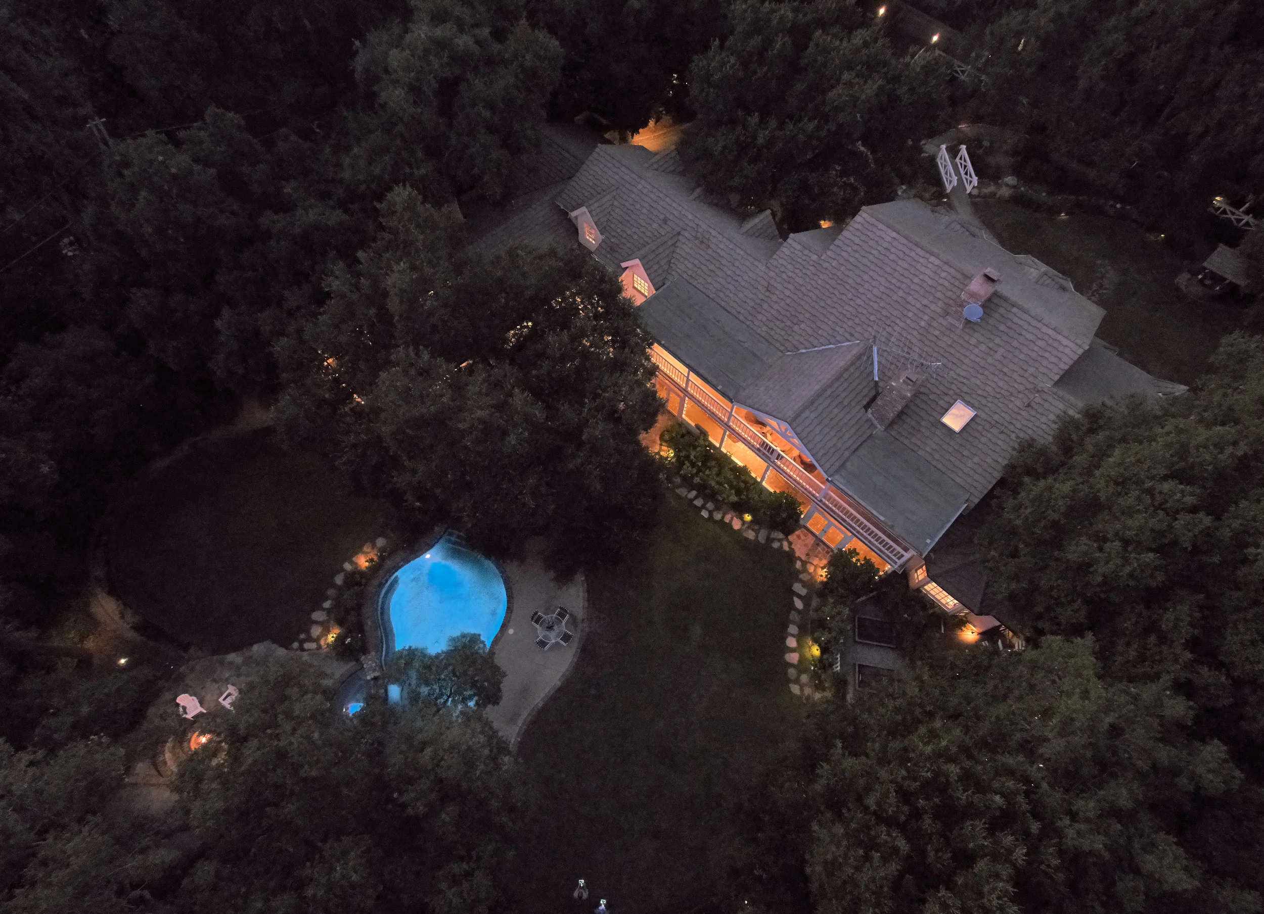 2017_08_06---612-Berkshire-Ave-Aerial_ZL_043.jpg