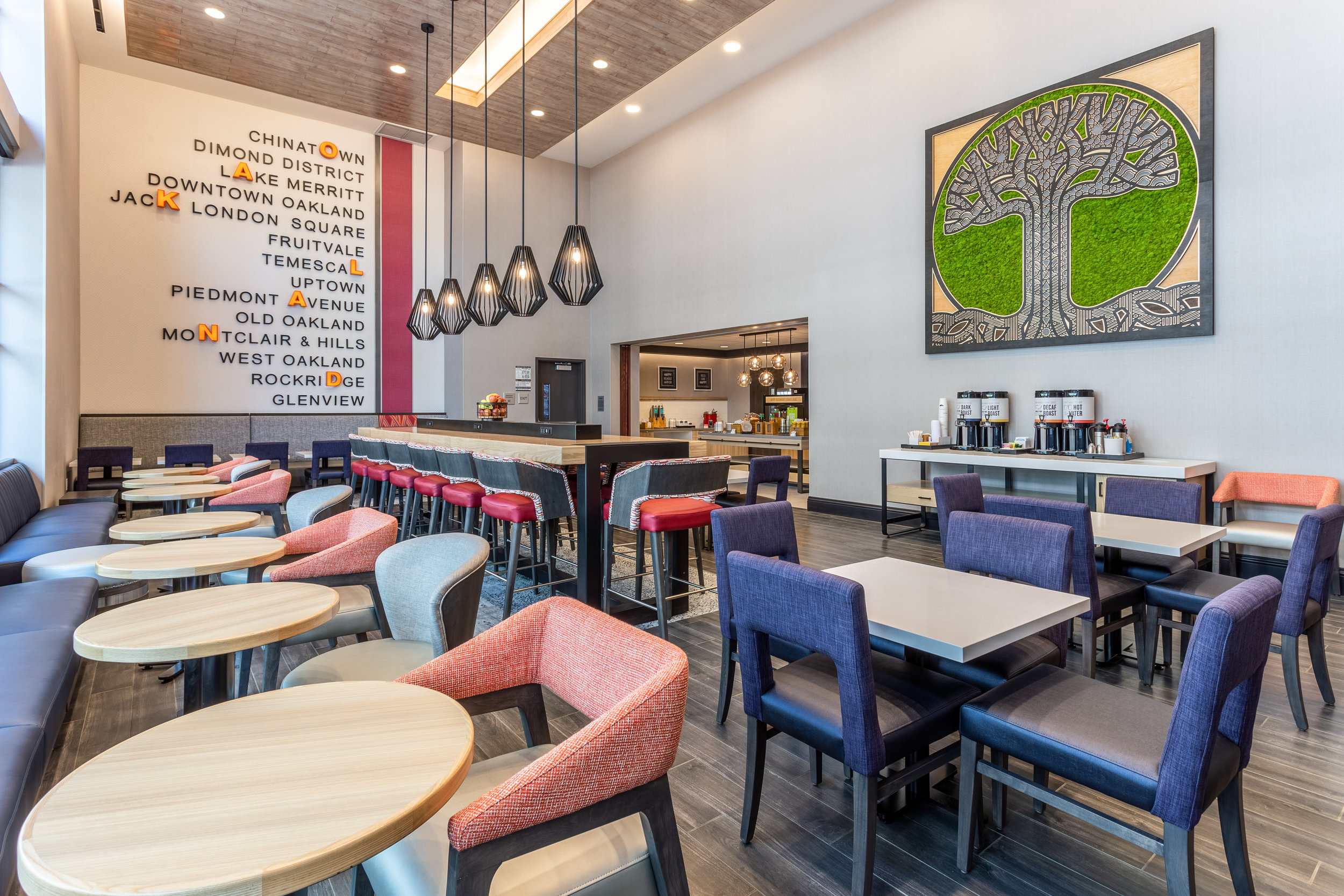 oakdchx_breakfast-seating-2.jpg
