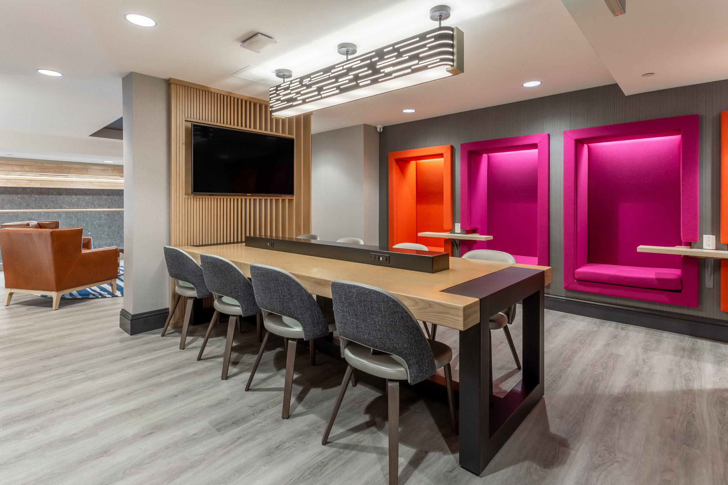 oakdchx_business-center.jpg