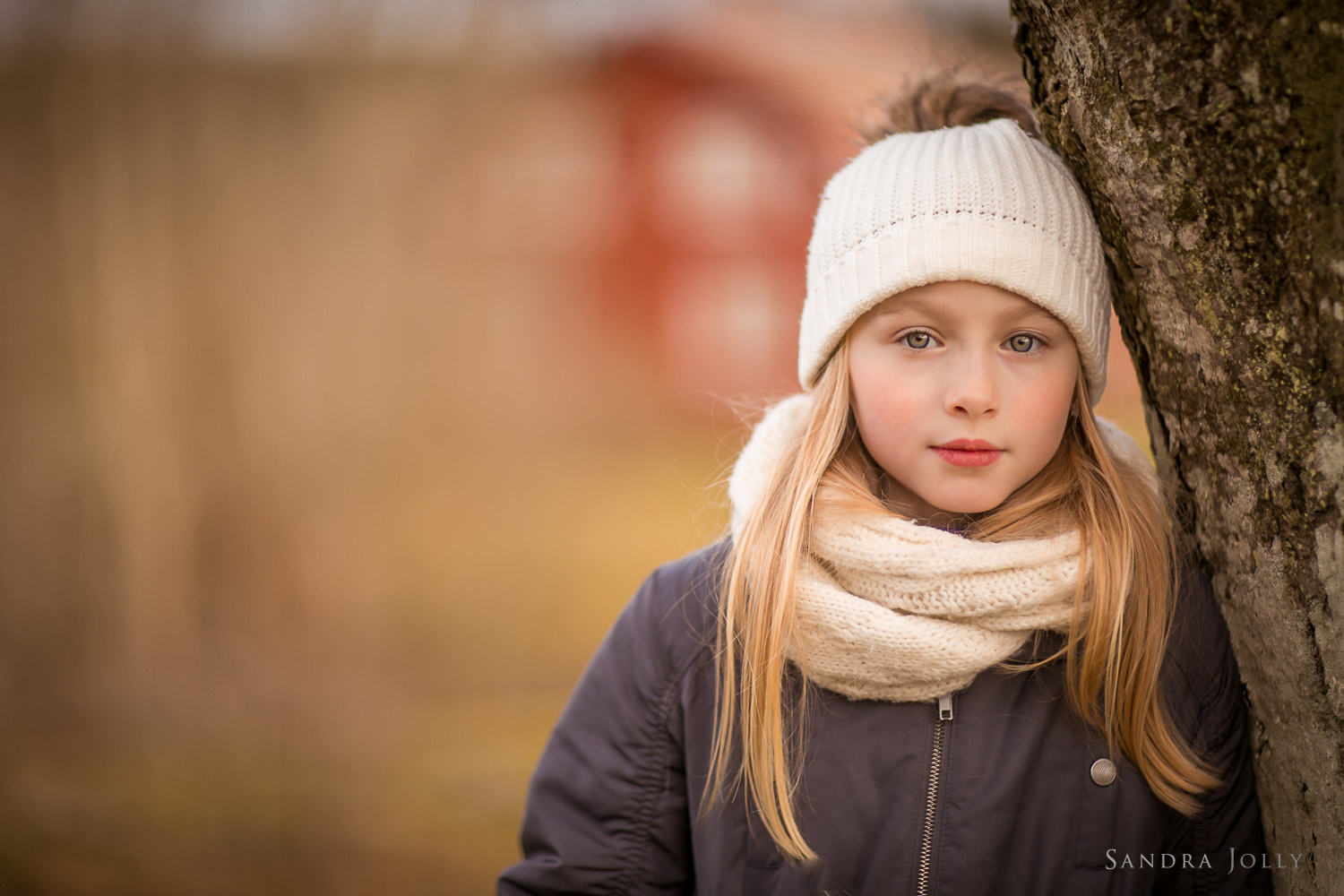 Winter-portrait-of-a-girl-by-Sandra-Jolly-barnfotograf-2.jpg