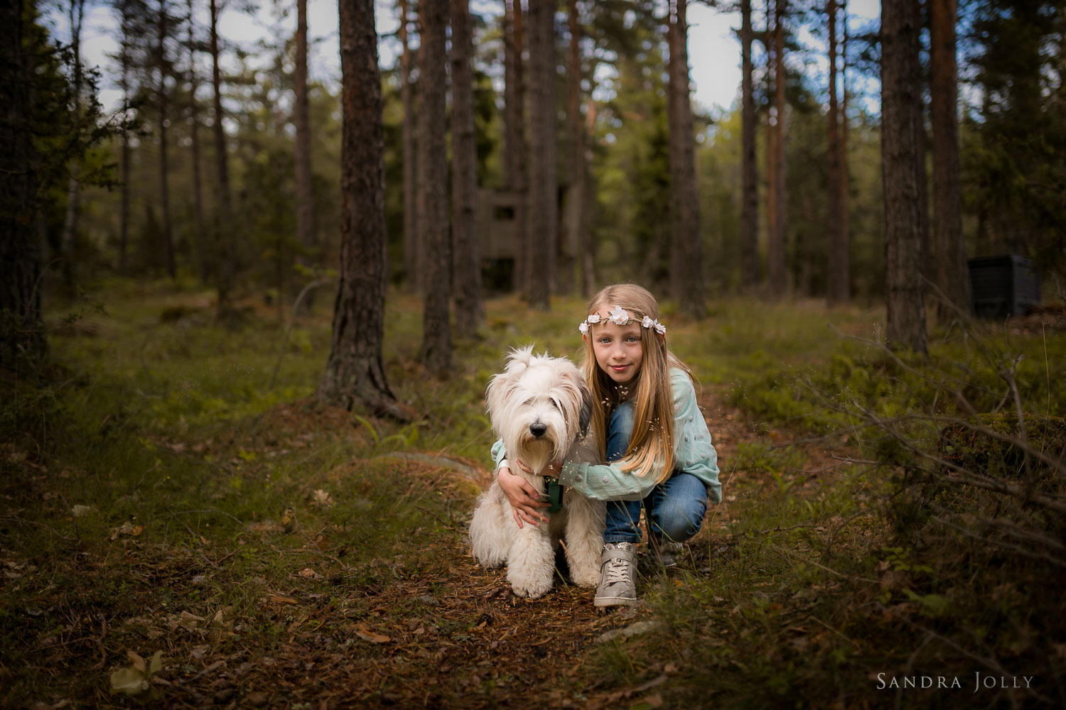 A-girl-and-her-Tibetan-Terrier-by-Stockholm-barnfotograf-Sandra-Jolly.jpg