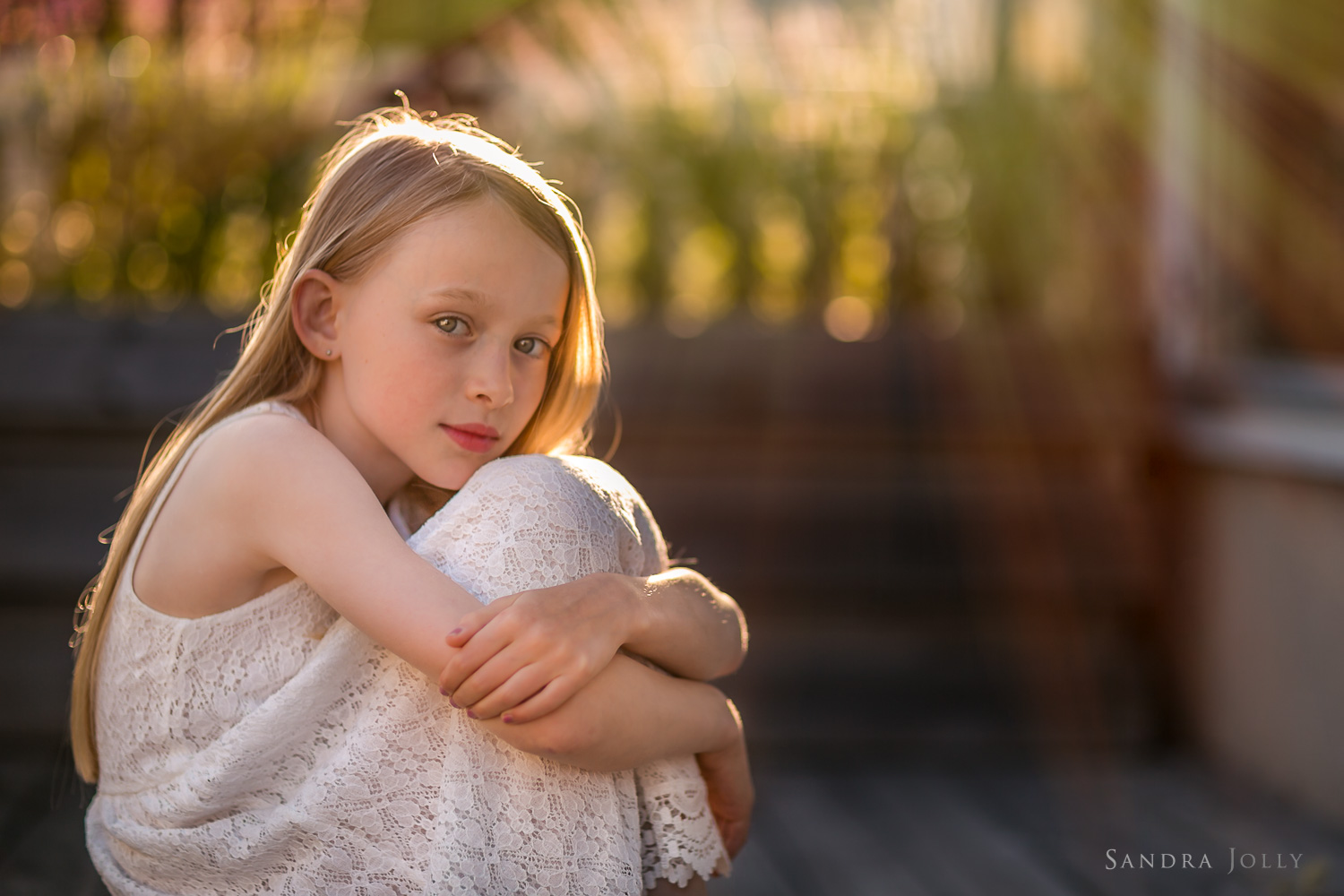 summer-portrait-of-girl-white-dress-by-barnfotograf-Sandra-Jolly.jpg