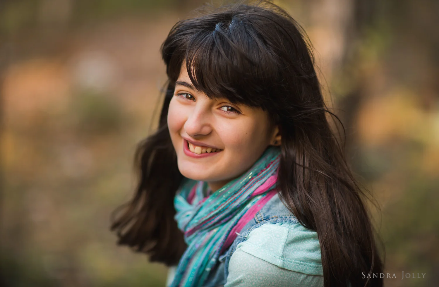 autumn-portrait-of-teenage-girl-by-stockholm-child-photographer-Sandra-Jolly.jpg