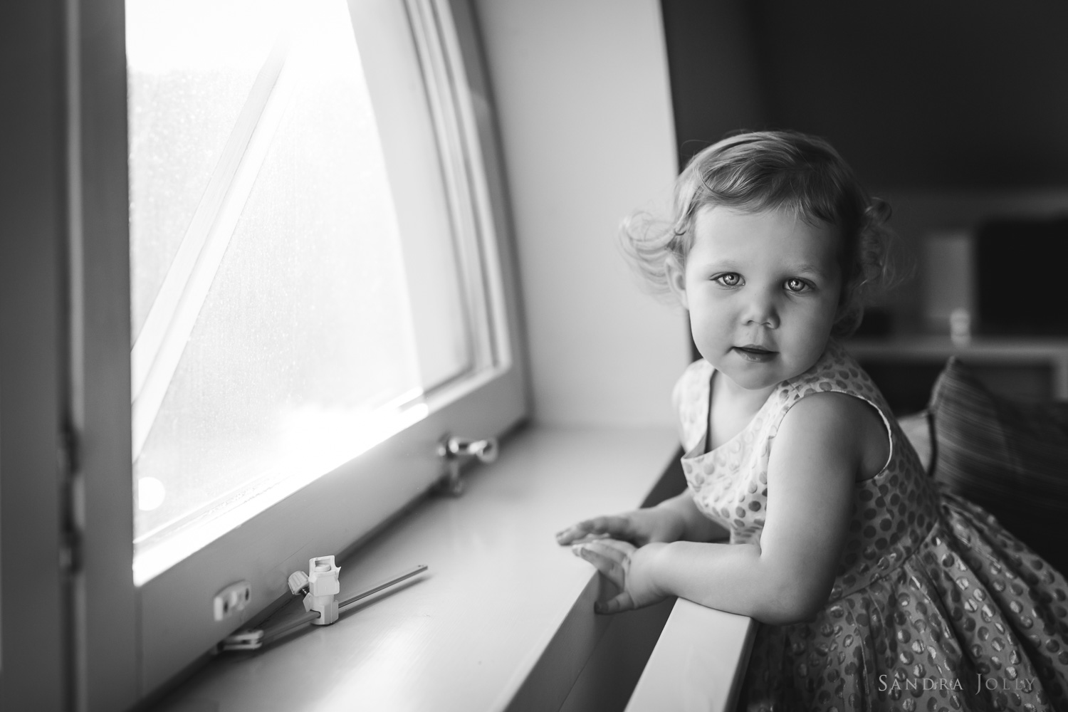 black-and-white-portrait-of-young-girl-by-family-photographer-sandra-jolly.jpg